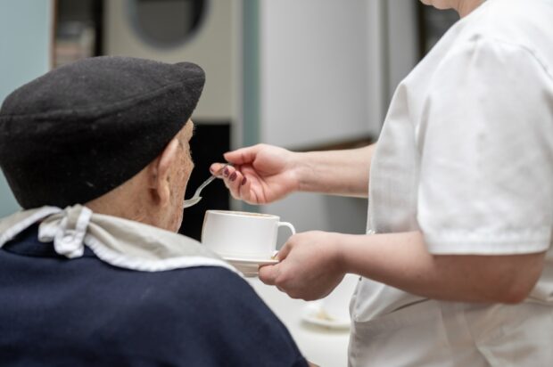 Zero-Downtime Dining: Winter Hot Side & Refrigeration Care for Retirement Communities